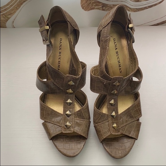 Dana Buchman Shoes - Dana Buchman size 7.5 Crocodile Embossed Heels
